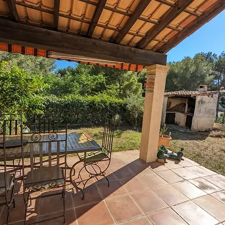Maisonnette Kalis Calme Avec Climatisation Parking Jardin Cadre Campagne Plages A Pieds * Bandol