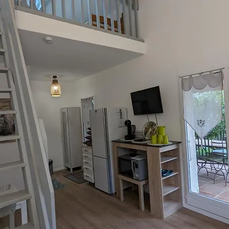 Maisonnette Kalis Calme Avec Climatisation Parking Jardin Cadre Campagne Plages A Pieds Bandol