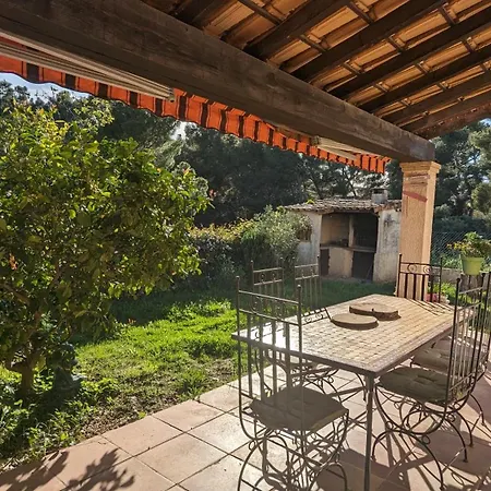 Maisonnette Kalis Calme Avec Climatisation Parking Jardin Cadre Campagne Plages A Pieds Bandol