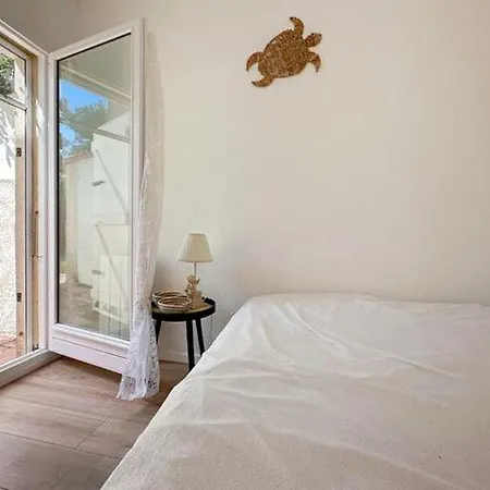 Maisonnette Kalis Calme Avec Climatisation Parking Jardin Cadre Campagne Plages A Pieds Holiday home *