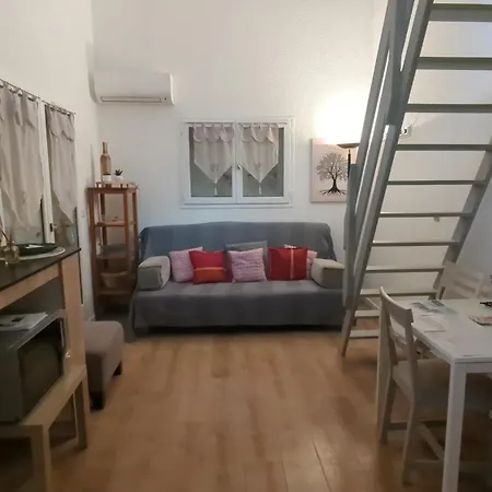 Maisonnette Kalis Calme Avec Climatisation Parking Jardin Cadre Campagne Plages A Pieds Bandol